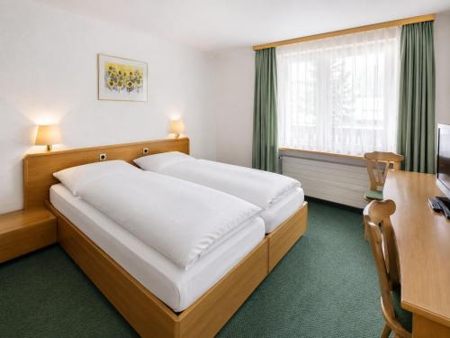 1 queen bed