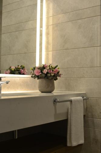 92774596 Holiday Inn Bursa - City Centre by IHG