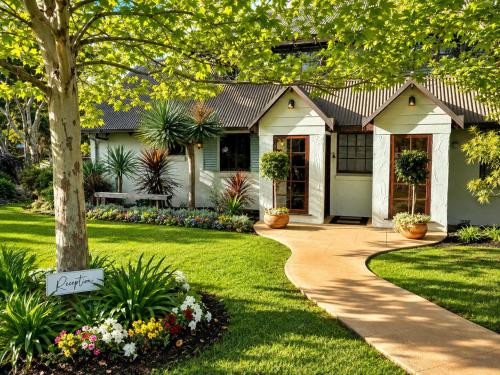 . Sienna Lodge