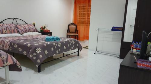 Mama Iman Guestroom