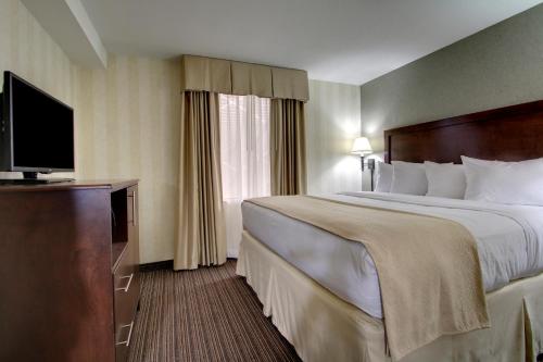 The Atrium Hotel on Third in Quincy, USA