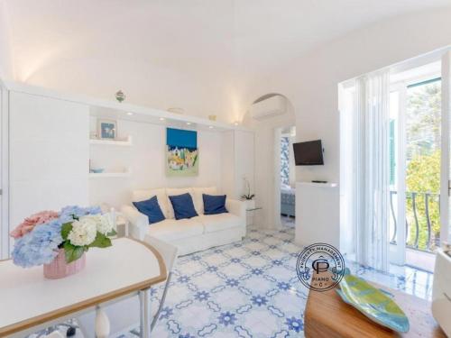 Azzurra, Capri