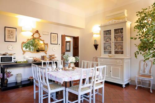 Relais Cavalcanti Guest House - image 13