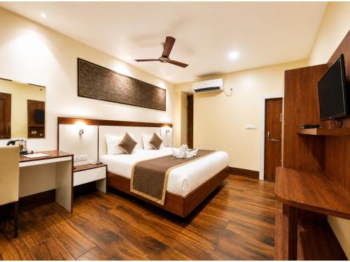 Shivam Kashi Heritage Grand Hotel - Restaurant, Lift & Comfortable Accommodation Near Varanasi Junction