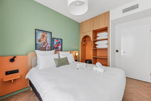 1 queen bed, 1 bunk bed, 1 sofa bed
