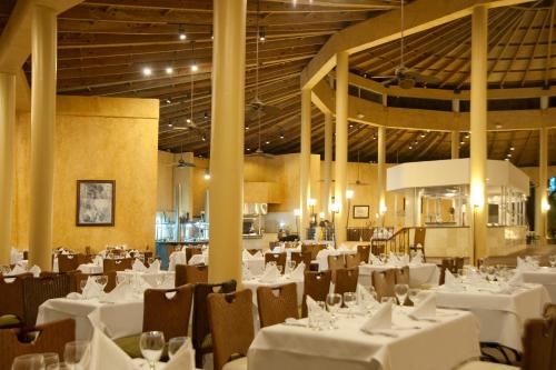 Restaurant, Cofresi Palm Beach & Spa Resort - All Inclusive in Puerto Plata