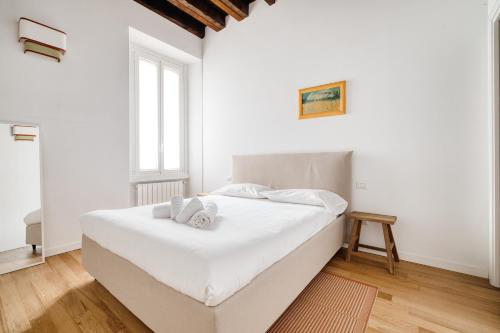 Porta Venezia Bright Quiet Milanese Home