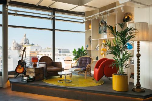 Ruby Lilou Hotel Marseille by IHG