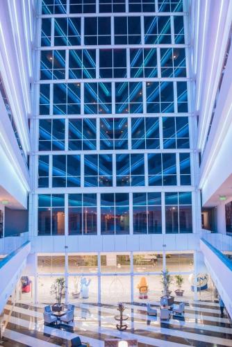 فندق ومركز مؤتمرات بلازا ويندهام مانتا سايل بلازا (Wyndham Manta Sail Plaza Hotel and Convention Center) in مانتا