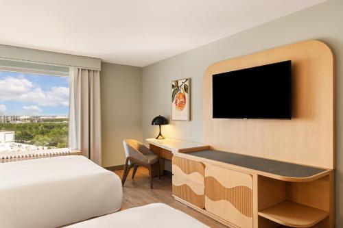 2 queen beds