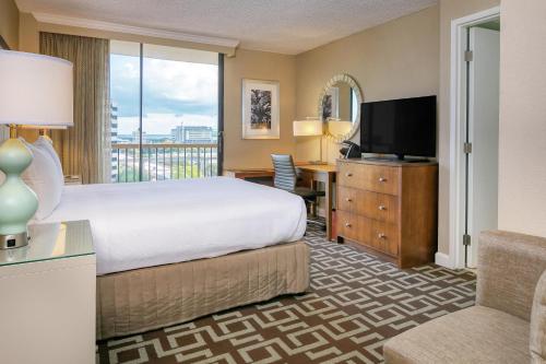 1 queen bed