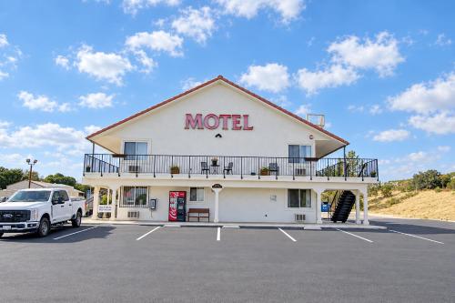 . Back Country Inn Boulevard, CA
