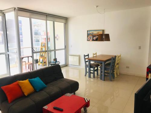 Amplio departamento 3 Ambientes Playa Varese - Balcon vista al Mar - Cochera privada