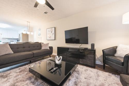 2BR Townhome - Sleeps 5 - Near GA Horse Park