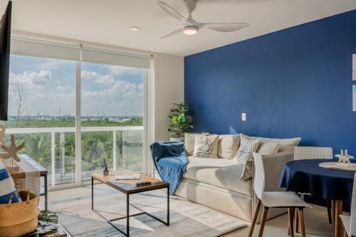 NAUTICA Beachfront 1 BDR with pool by Casa Paraiso