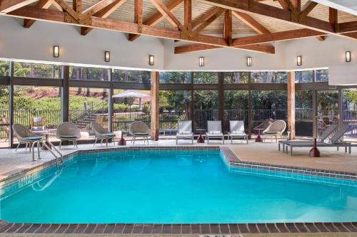 Swimming pool, Atlanta Marriott Peachtree Corners in Peachtree Corners