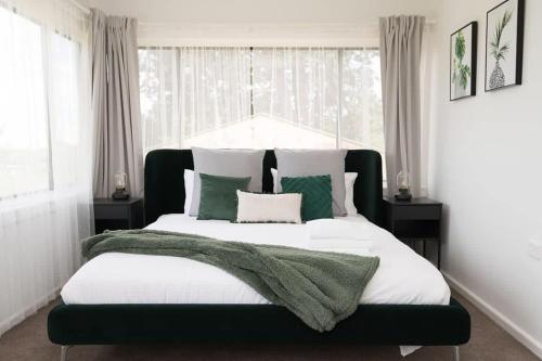 Canobolas Cottage - Amazing Farm Stay, 4 King Beds - Bathurst