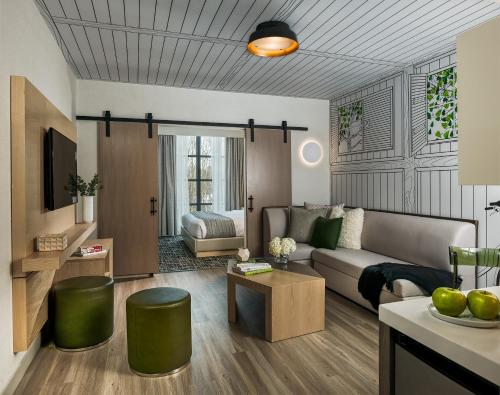 Suite, executive