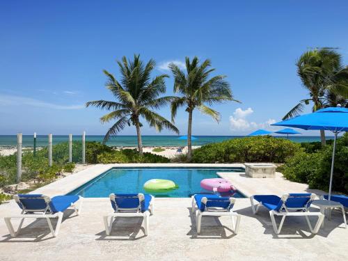 Wonderful Beachfront Villa - best value and private beach!