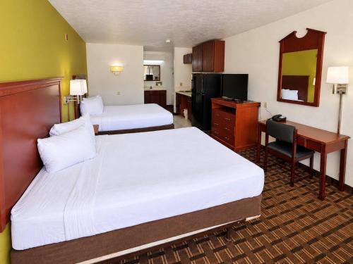 2 double beds