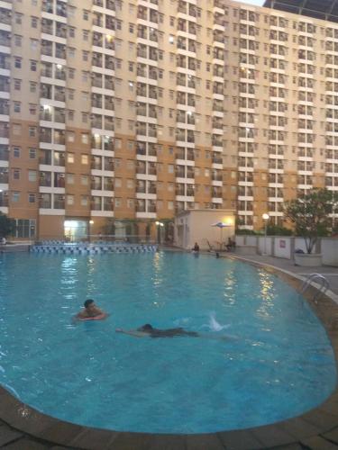 Swimming pool, Apartment Margonda Residence 2 in Depok