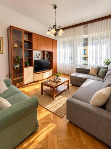 Trieste Moments - Casa Fina Apartment - Teatro Bobbio