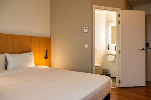 1 queen bed