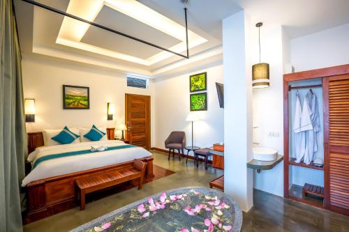 The Tito Suite Residence Room Type - King Room with Pool View