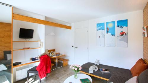 2 twin beds, 3 sofa beds