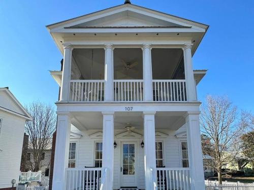 . Scenic Cottage with Trails, Pond & Valley Views