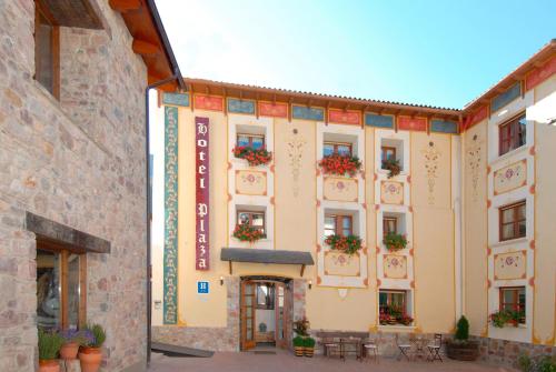 Hotel Plaza, Castejón de Sos bei Egea