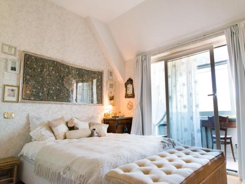 Deluxe Double Room with Private Bathroom