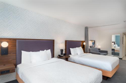 1 queen bed