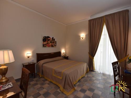 Dimora conte di Ruvo, Neapel (Foto 9)