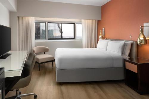 1 queen bed