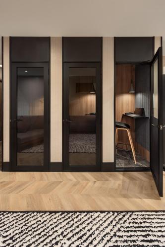 Business center, The OTHR Capsule Hotel @ Orchard near Shinkei Japanese Restaurant