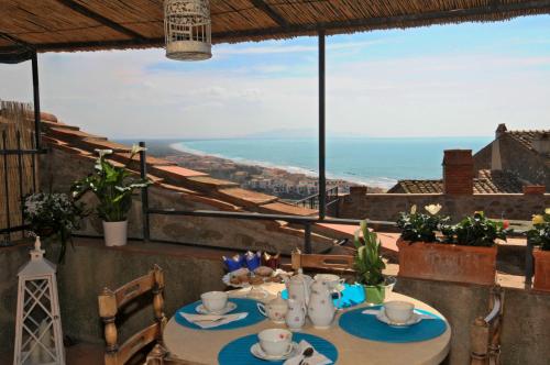 Two-Bedroom Apartment with Terrace and Sea View