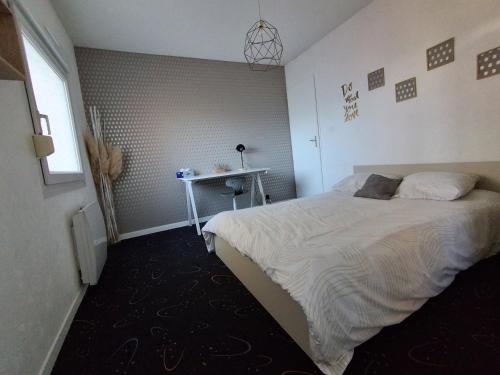 Adorable studio pour 1 à 2 personnes avec Terrasse & 1 place de parking chambre d'hôte Talant