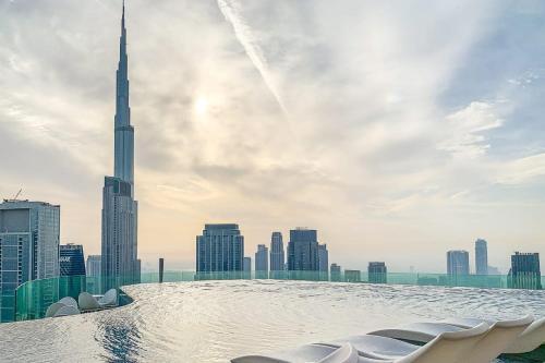 Frank Porter - Paramount Midtown, Dubai