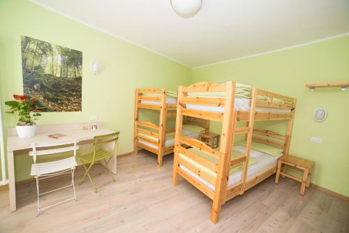 4 bunk beds