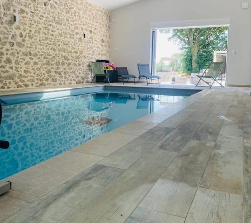 La Belle Étoile piscine intérieure chauffée