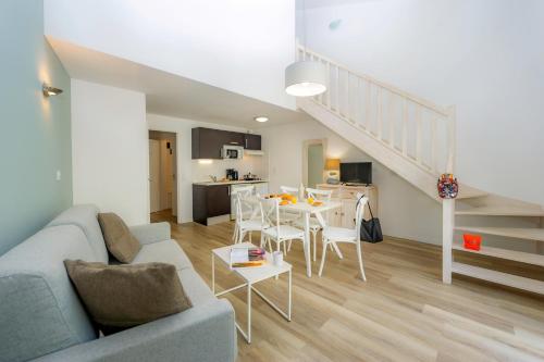 3 bedrooms, 6 beds
