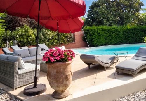 Villa charmante à Arsac avec piscine privée et jardin