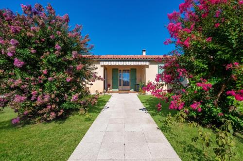 Maison charmante à Eymet, grand jardin et terrasse gîte à louer Agnac