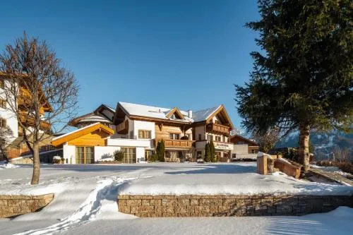 Hotel Garni am Sonnberg inklusive Super Sommer Card! in Fiss, Österreich