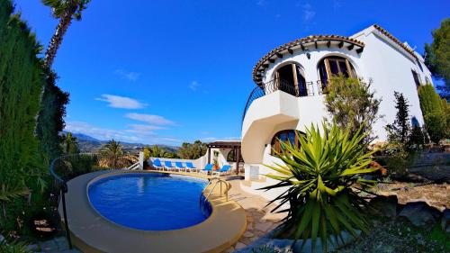 La Madrugada - Luxury Moraira Villa With Sea Views and Private Heated Pool