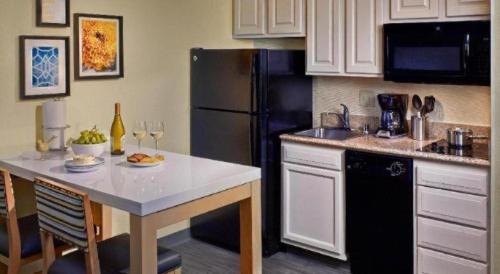 Sonesta ES Suites Colorado Springs 3