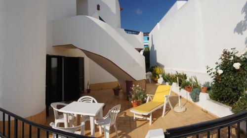 Apartamentos e Quartos Atalaia 2