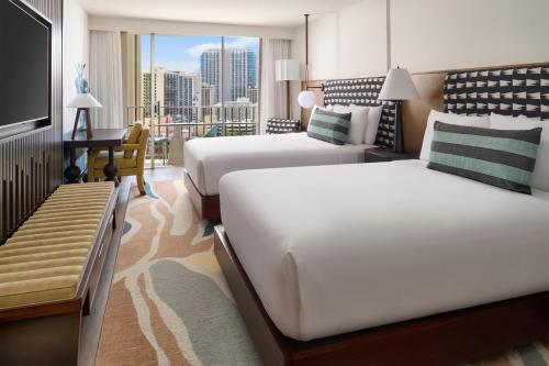 2 queen beds