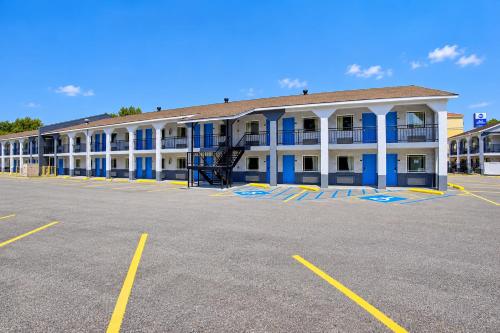 . Blue Star Inn Lafayette Near Airport I-10